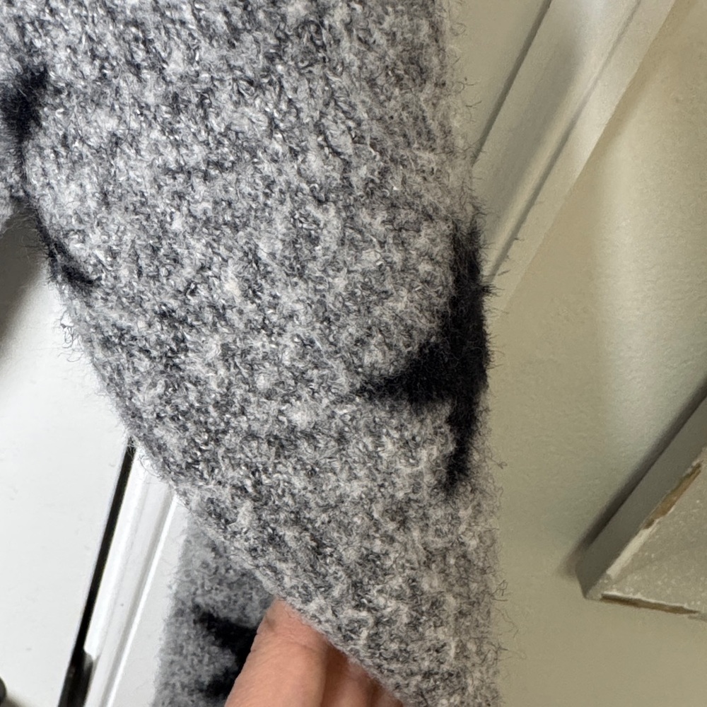 Le Lis Gray Star Print Oversized Cozy Knit Sweater Medium Soft Slouchy Pullover - Picture 7 of 8